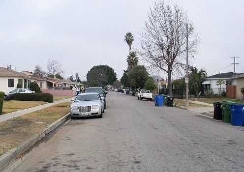 2nd image of 10517 Parmelee Ave