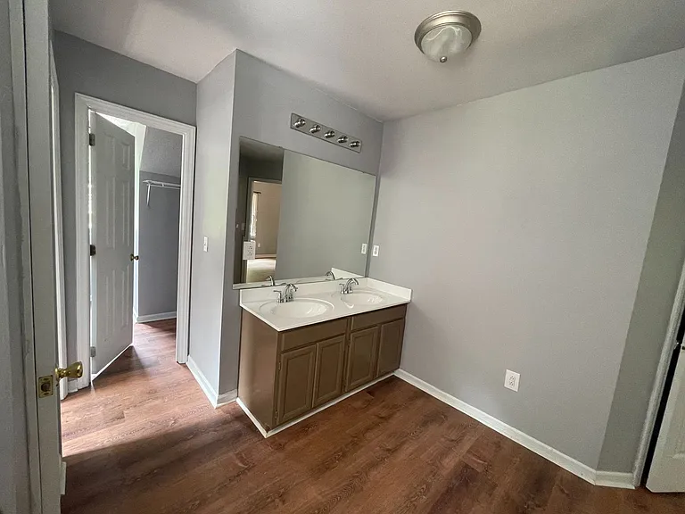 1307 Newfoundland Ct — Photo 28