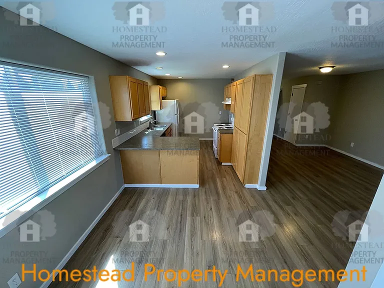 479 Broad St S — Photo 7