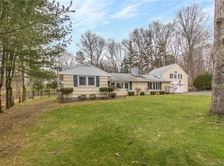 126 E Cross Rd, New Canaan, CT 06840