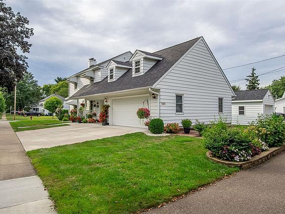 4th image of 606 Gilbert Ave.