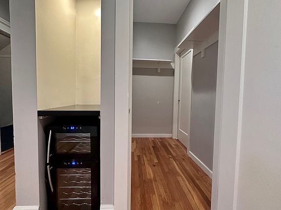 2nd image of 1231 Grove St APT 6