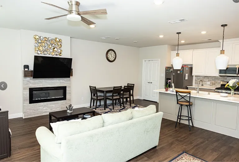 609 Laurel Ln — Photo 9