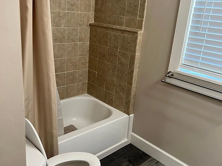 407 Berry St — Photo 17