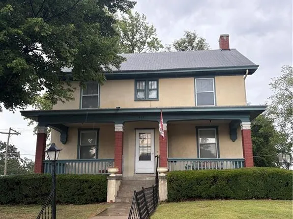 1404 S 8th St, Atchison, KS 66002