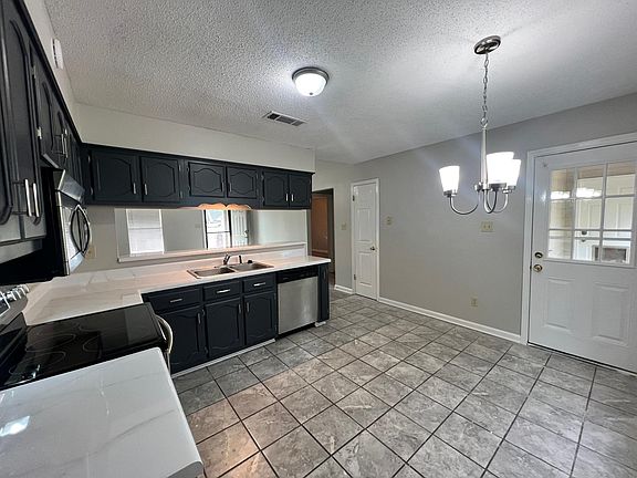 3rd image of 2624 Appling Crest Dr