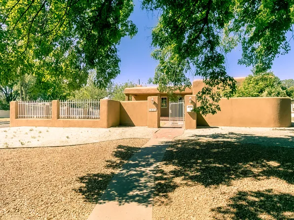 1011 Ridgecrest Dr SE, Albuquerque, NM 87108