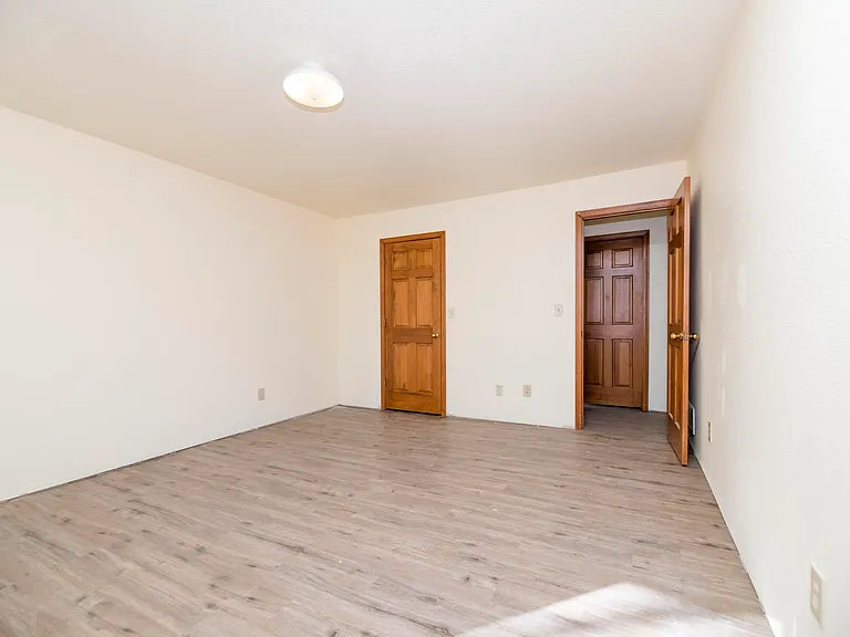 7900 E Saint Charles Rd — Photo 18