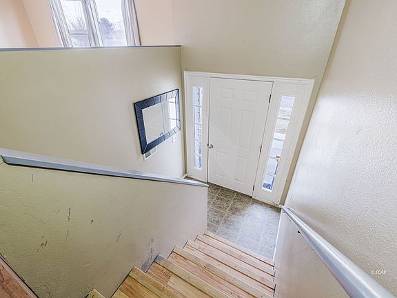 5th image of 365 Barite St