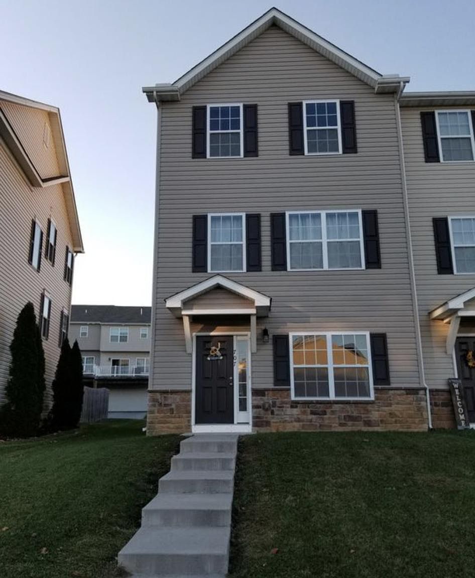 707 Blossom Dr, Hanover, PA 17331 Zillow