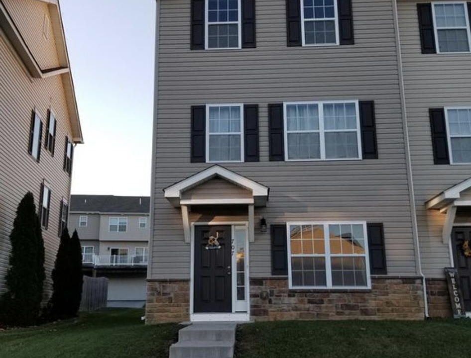 1st image of 707 Blossom Dr