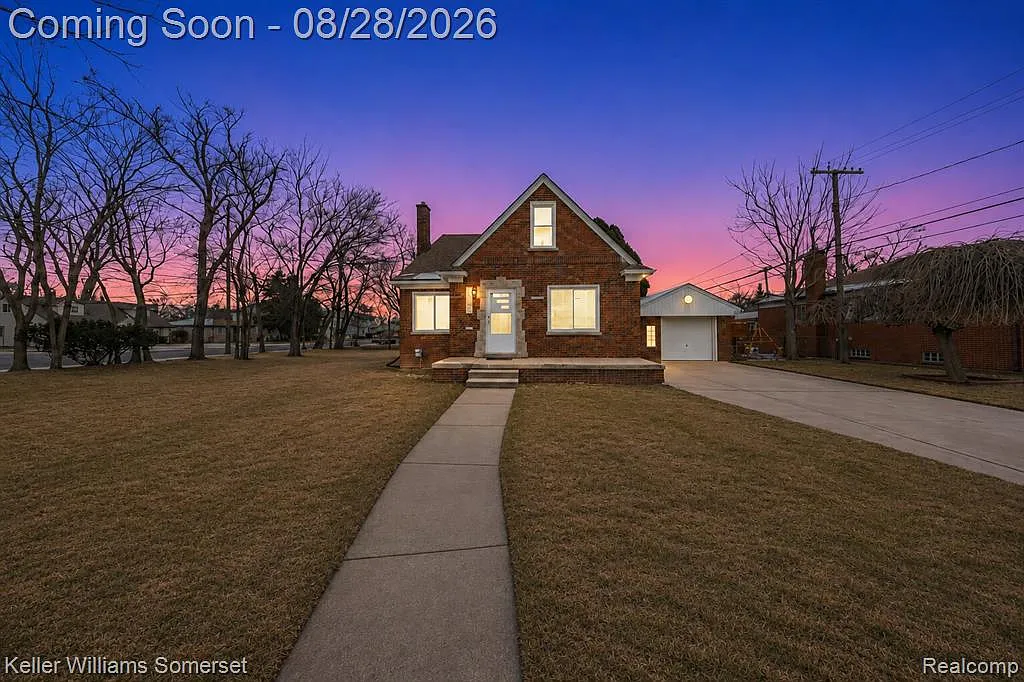 4 bed, 2.0 bath, 2547 sqft, $2,150 — Photo 1