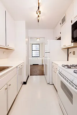 Rented by Mirador Real Estate | media 32