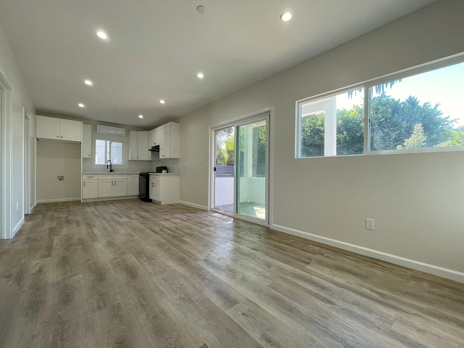2 bed, 620 sqft, $2,495 — Photo 2