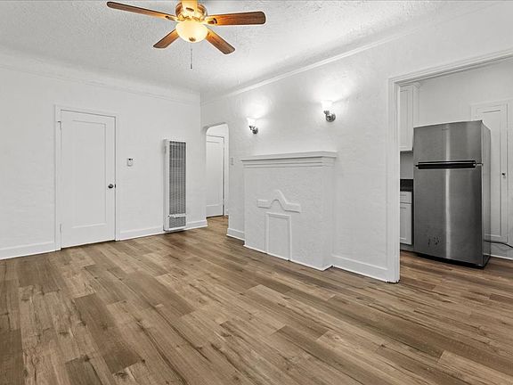 4th image of 721 E 7th St APT 212