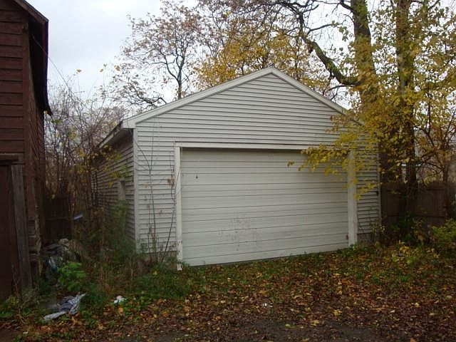 2nd image of 1211 State St