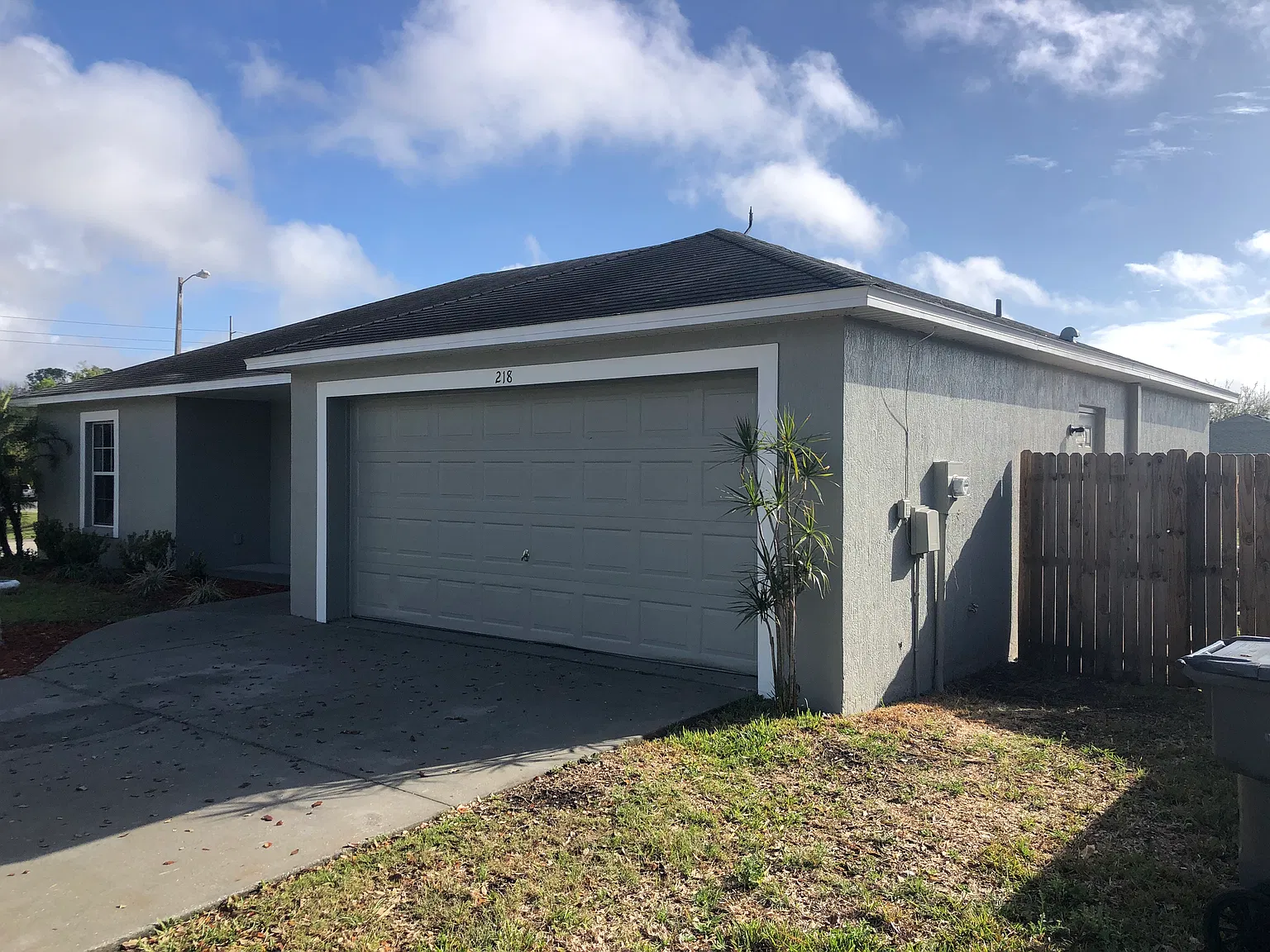 3 bed, 1215 sqft, $1,900 — Photo 1