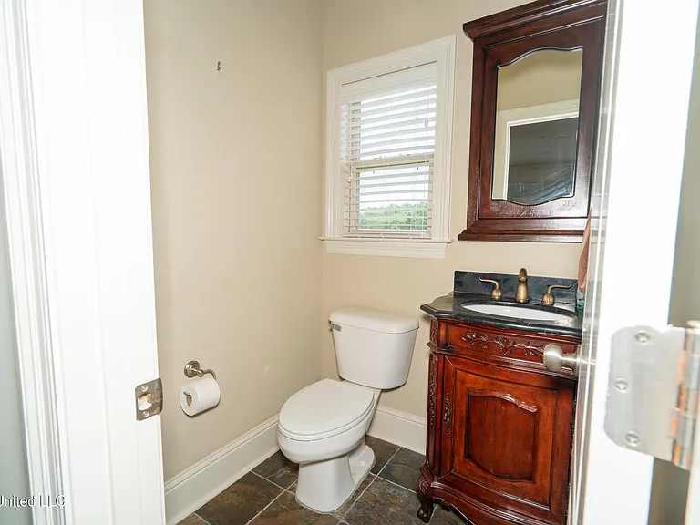 8 Oak Alley Ln — Photo 9