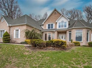 11 Ladyslipper Ln, Southington, CT 06489