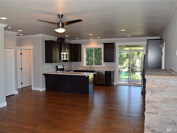 2nd image of 1295 Fleetwood Ave