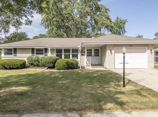 5424 Olympia Dr, Greendale, WI 53129