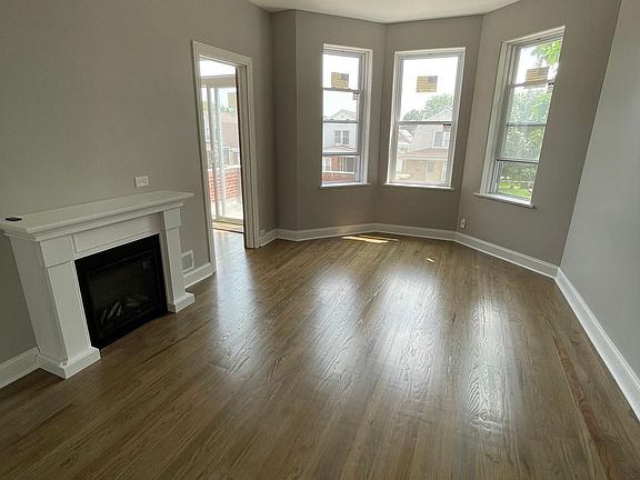 2nd image of 4858 W Warwick Ave #2