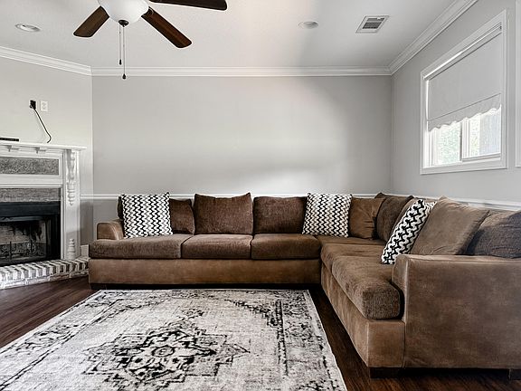 4th image of 608 Ogilsvie Dr