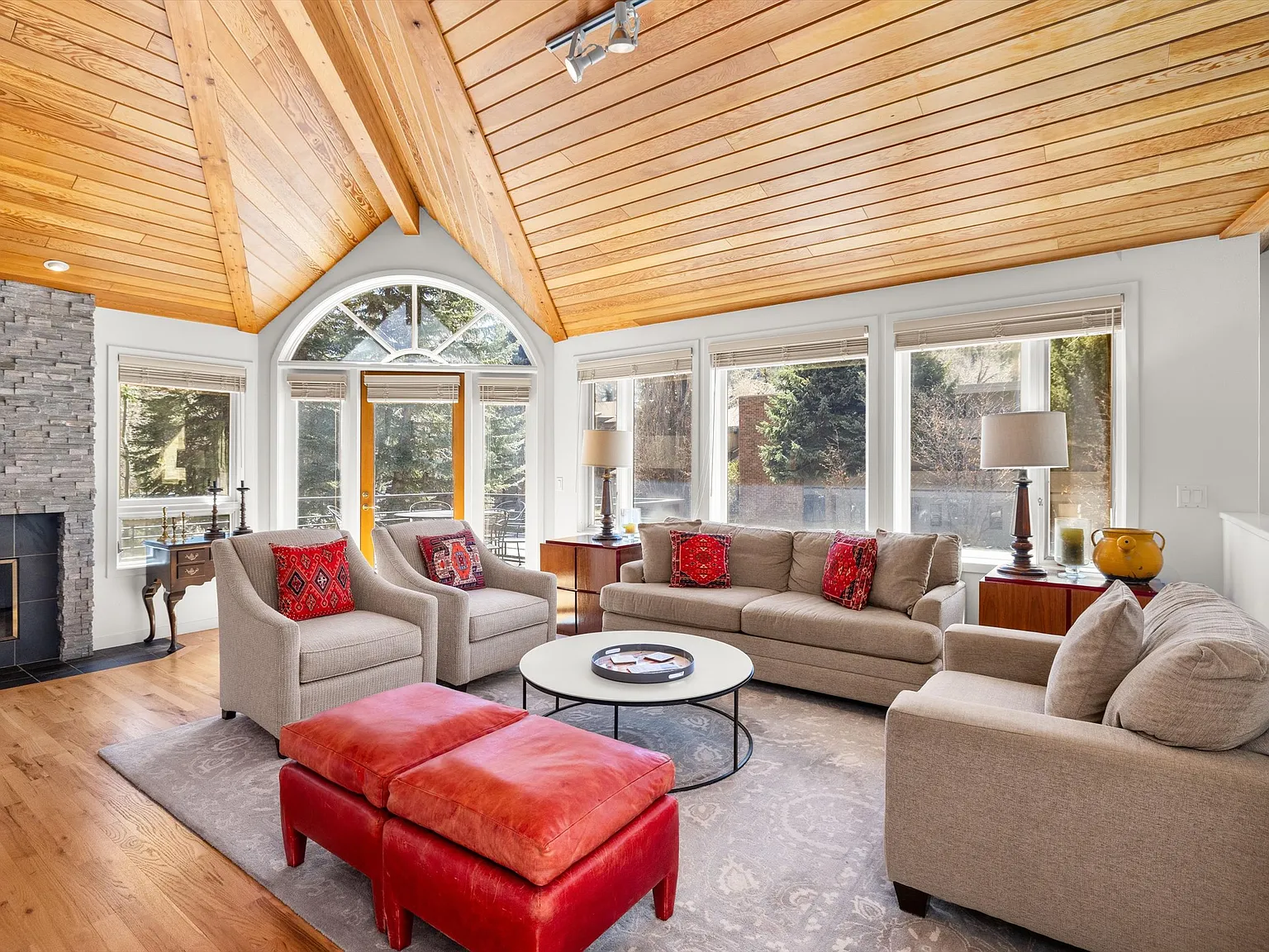 4 bed, 4.5 bath, 2175 sqft, $65,000 — Photo 2