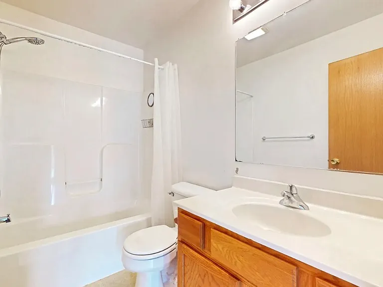 247-253 N Cross St #249 — Photo 9