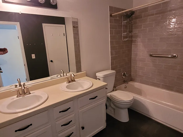412 Wright St #104 — Photo 10