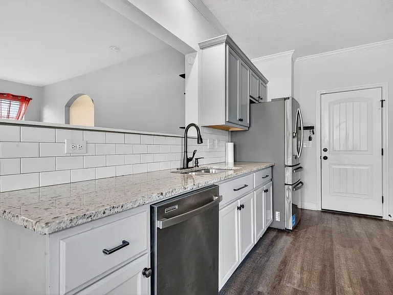 537 Jensen Ln — Photo 24