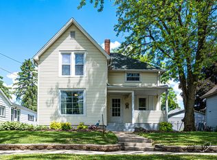1222 W Logan St, Freeport, IL 61032