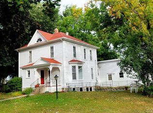 822 E 3rd St, Canton, SD 57013