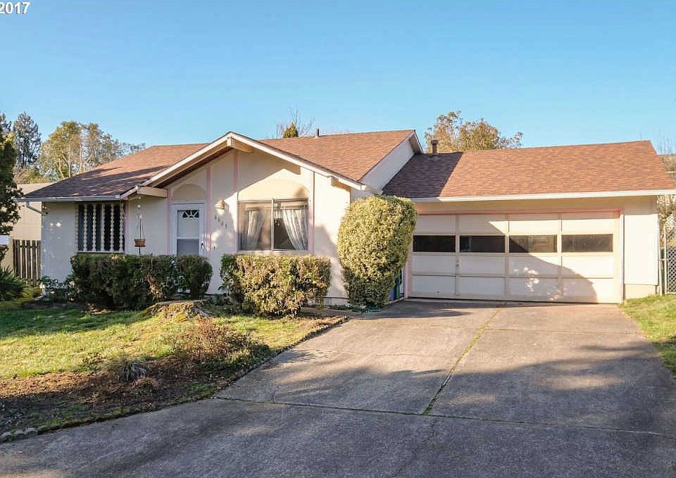 1st image of 6605 SE Madrona Dr