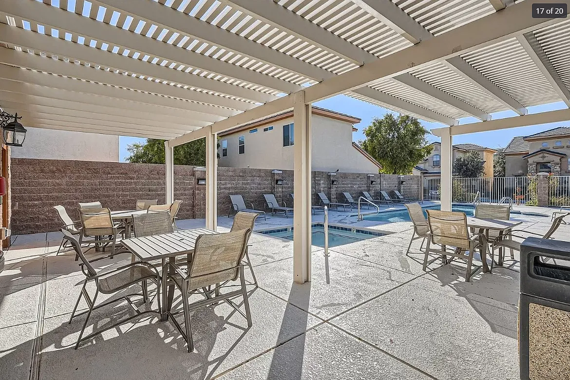 3 bed, 2.5 bath, 1300 sqft, $3,975 — Photo 4