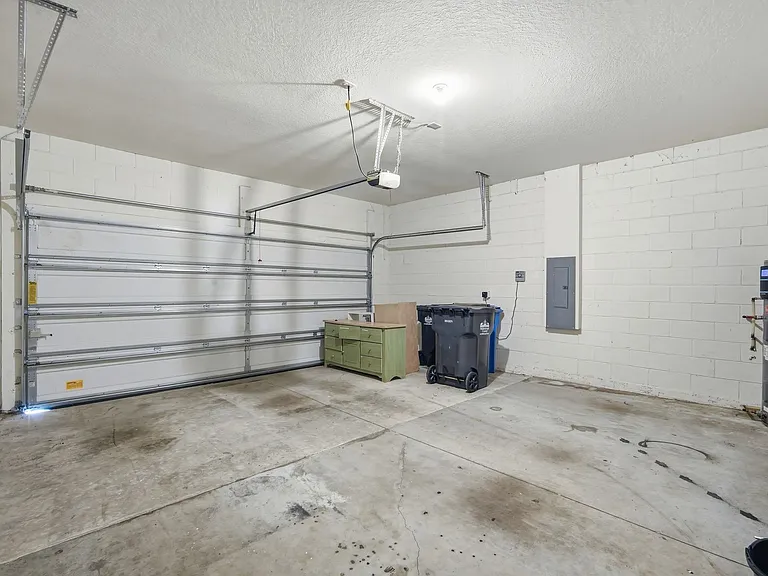 9108 Freedom Hill Dr — Photo 23
