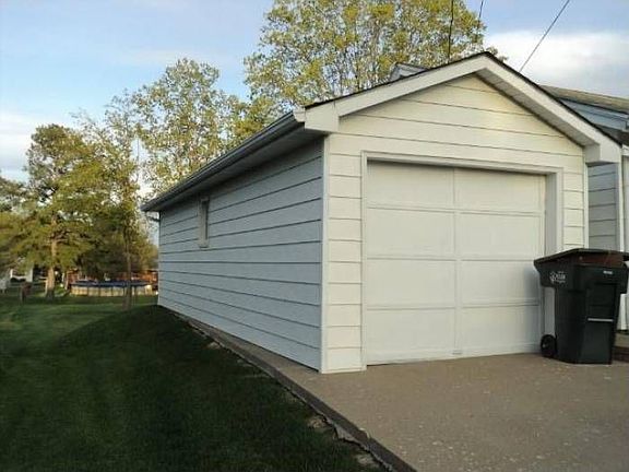 3rd image of 1514 Highland Ave