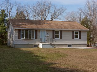17 Circle Dr, Pawling, NY 12564