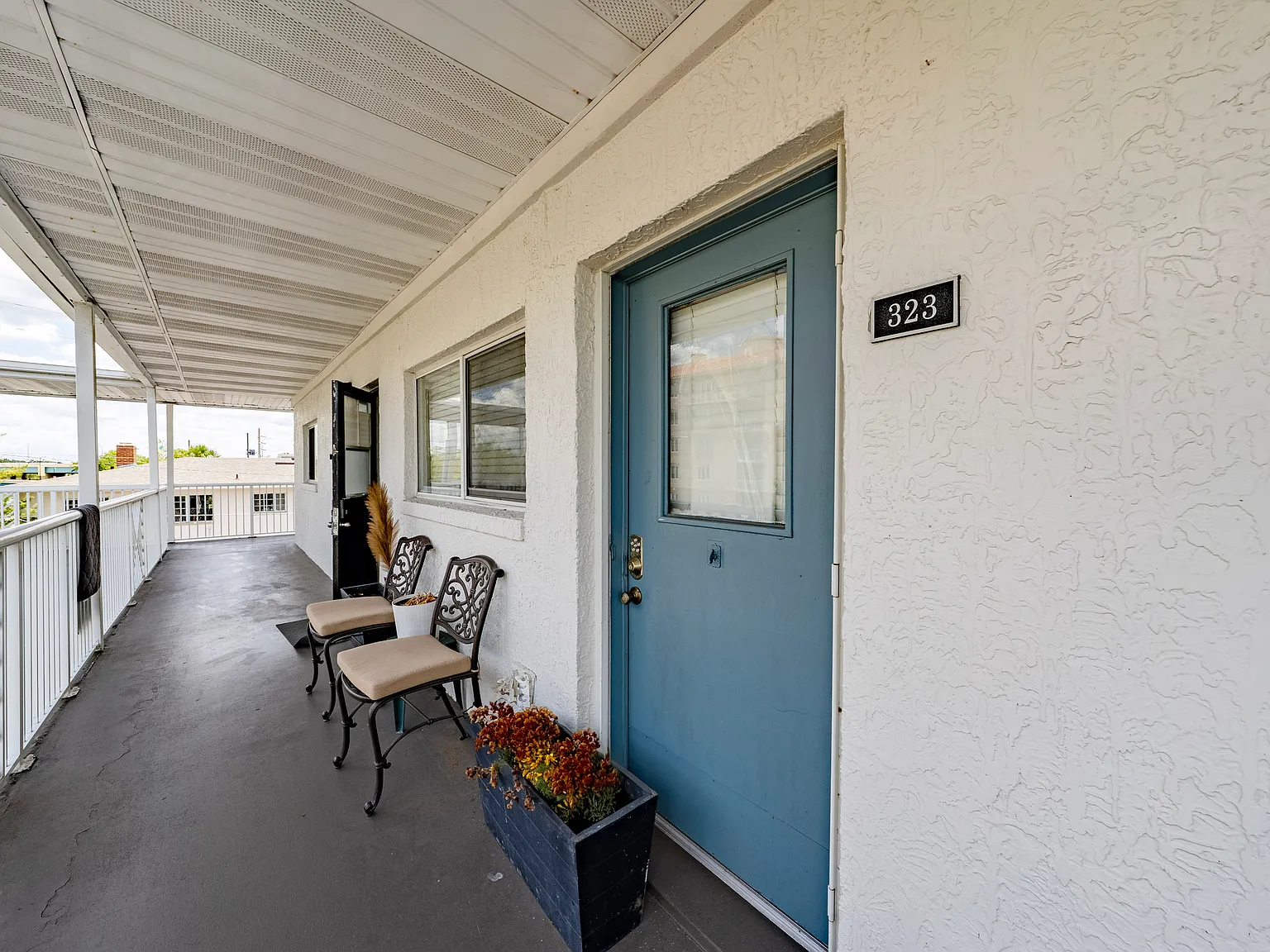 2 bed, 1111 sqft, $2,000 — Photo 3