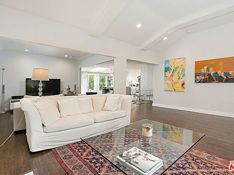 9023 Phyllis Ave — Photo 13