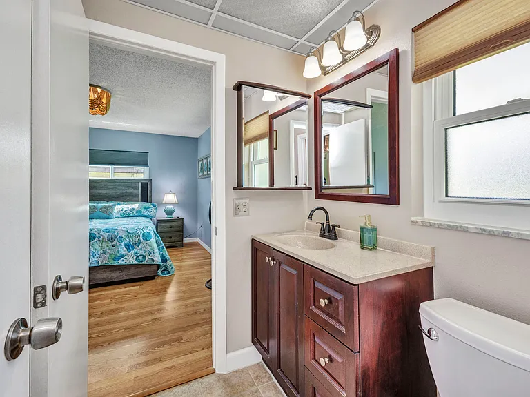 18315 Cortland Ave — Photo 17
