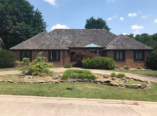 1945 E Canterbury St, Springfield, MO 65804