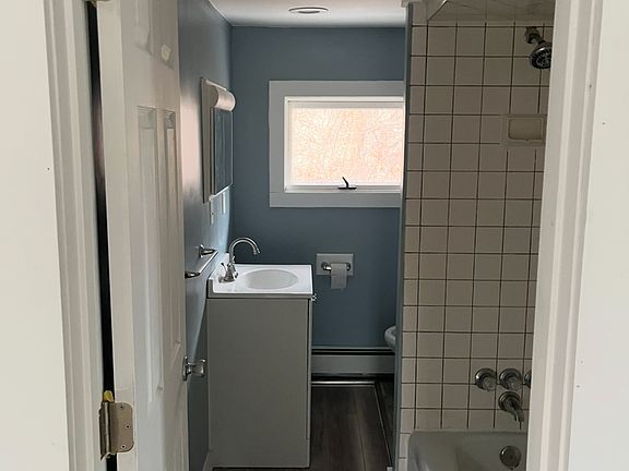 5th image of 9 Smith Ln #2
