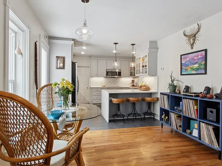3435 N Franklin St — Photo 4