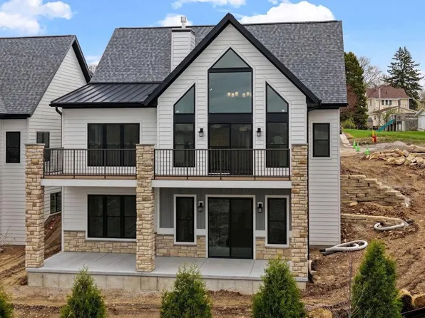 204 Lakeview Lane, Beaver Dam, WI 53916