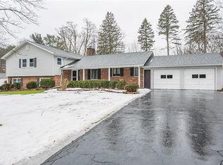 11 Huntington Mdw, Rochester, NY 14625