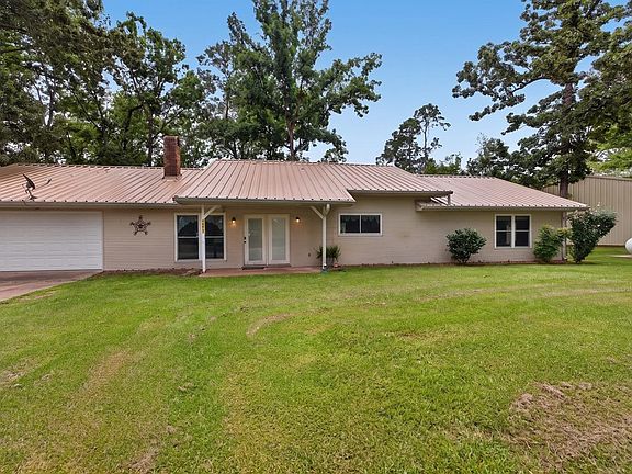 2nd image of 1818 Lakeshore Dr