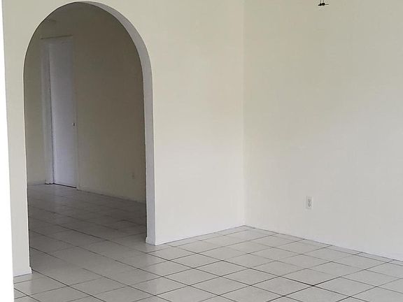 3rd image of 1347 SE Petunia Ave