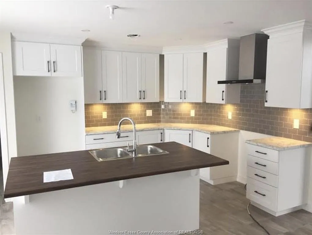 3 bed, 2.5 bath, $2,100 — Photo 4