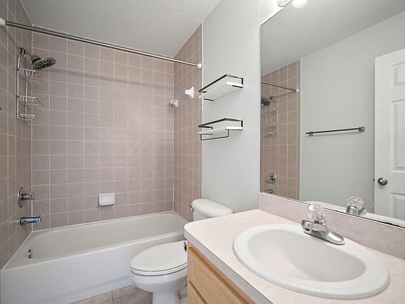 3rd image of 1013 Apollo Beach Blvd